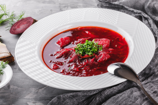 Red borsch with veal meat
