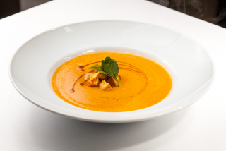 Cream soup of lentil