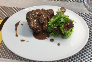 Стейк Tenderloin с запечённым картофелем