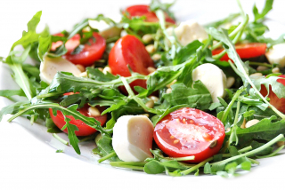 Salad “Caprese” with arugula 