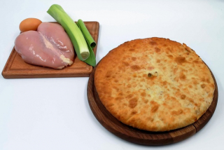 Ossetian pie with chicken and leek