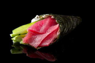 Maguro Hand Roll 