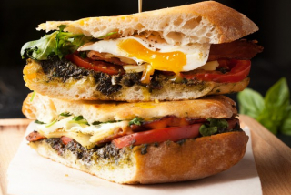 Rozmarin breakfast sandwich