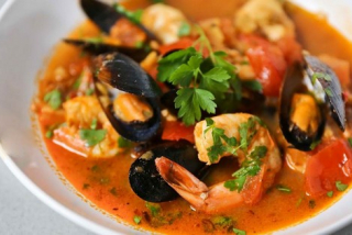 Mussels and shrimp sagonaki with tomato sauce