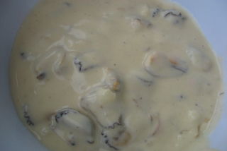 Mussels and shrimp sagonaki in white sauce