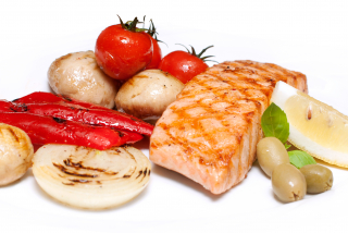 Salmon grilled, with vegetables          