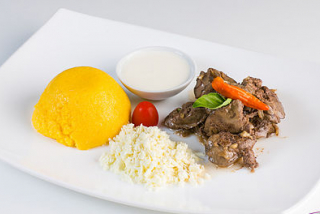 Токана с куриной печенью, мамалыгой, брынзой и сметаной