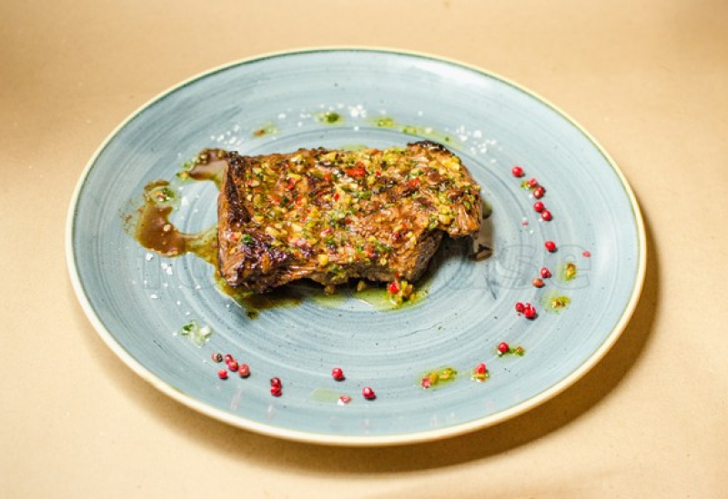 24_steak_churrasco_cu_sos_de_chimichurri_280g.jpg