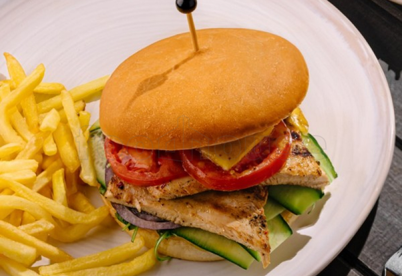 burger_cu_pui.jpg