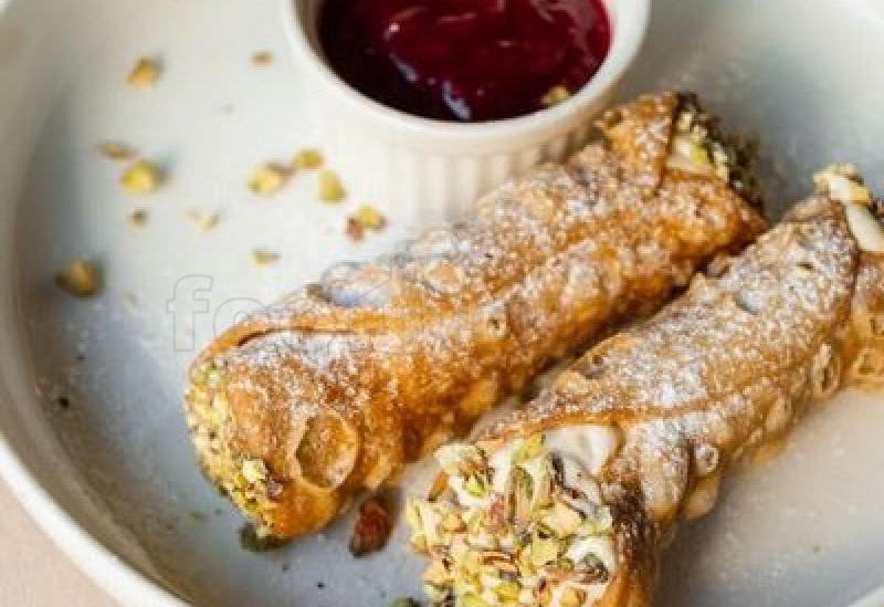 cannoli_patissiere_cu_fistic.jpg