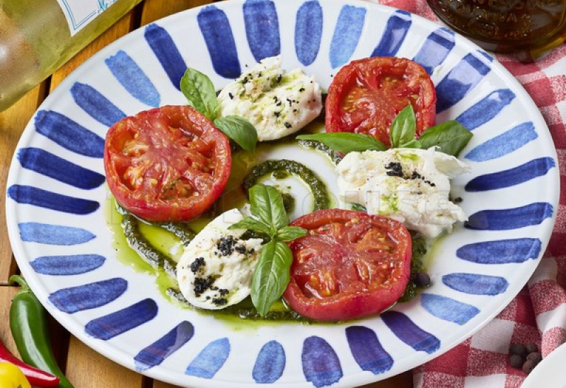 caprese_cu_rosii_coapte_290_gr._140_lei.jpg
