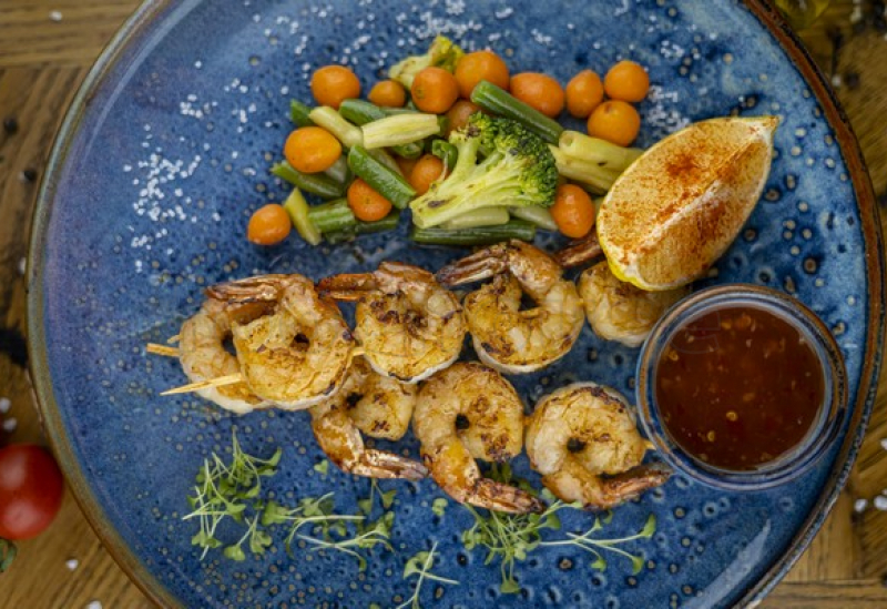 crevete_coapte_la_grill.shrimps_with_sauce_on_grill.krketki_s_sousom_na_grille_200_50_gr_210_lei.jpg
