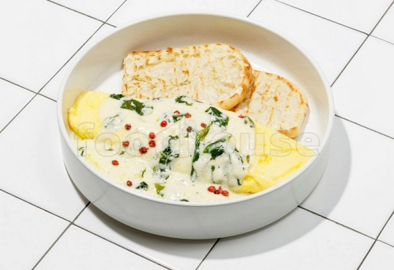 francuzskiy_omlet_so_slivochnym_sousom_i_shpinatom.jpg