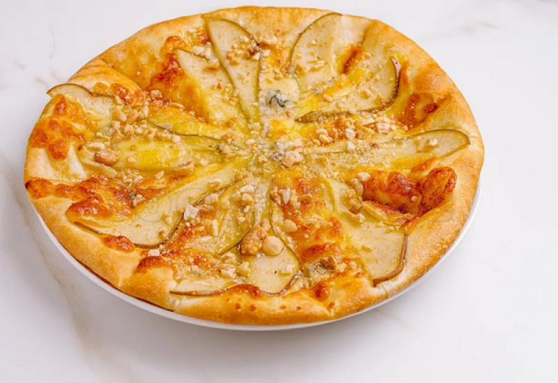 hachapuri_s_grushey_i_gorgonzoloy.jpg