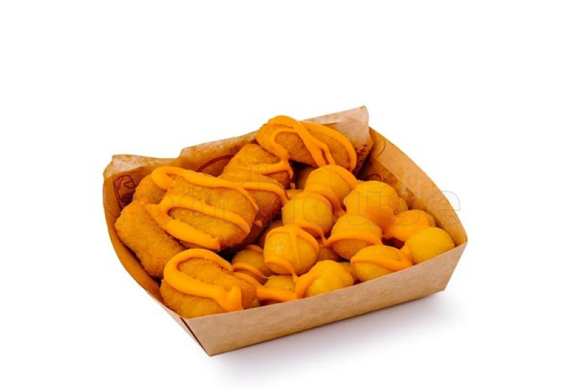 kartofelnye_shariki_s_naggetsami_i_sousom_chedder.jpg