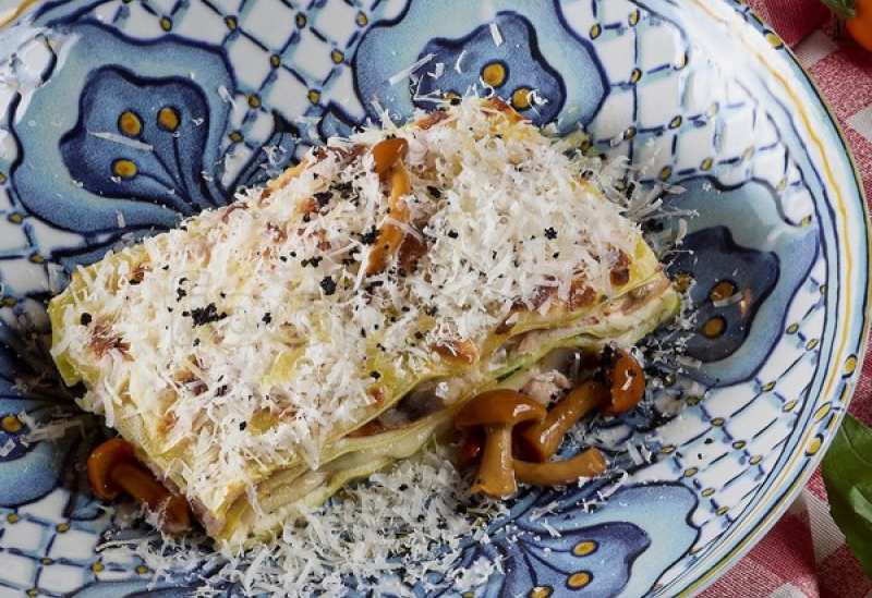 lasagna_cu_prosciutto_cotto_si_ciuperci_300_gr._160_lei.jpg