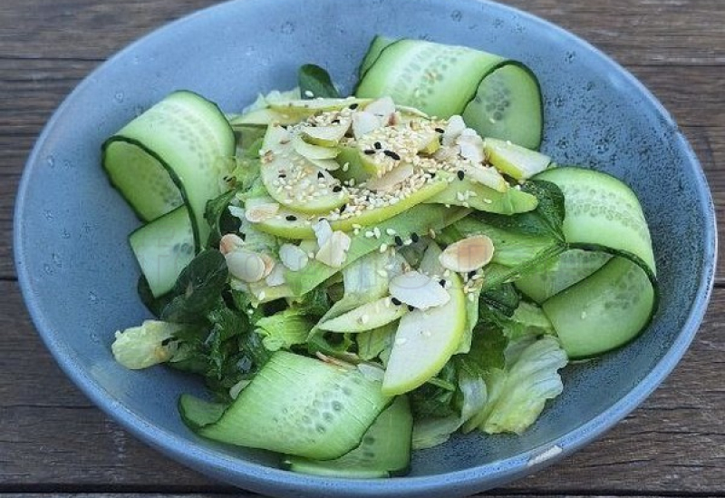 mix_de_frunze_de_salata_cu_avocado.jpg