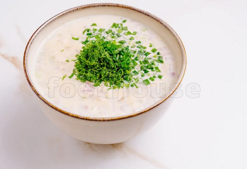 okroshka_na_ayrane_s_otvarnym_govyazhim_yazykom.jpg