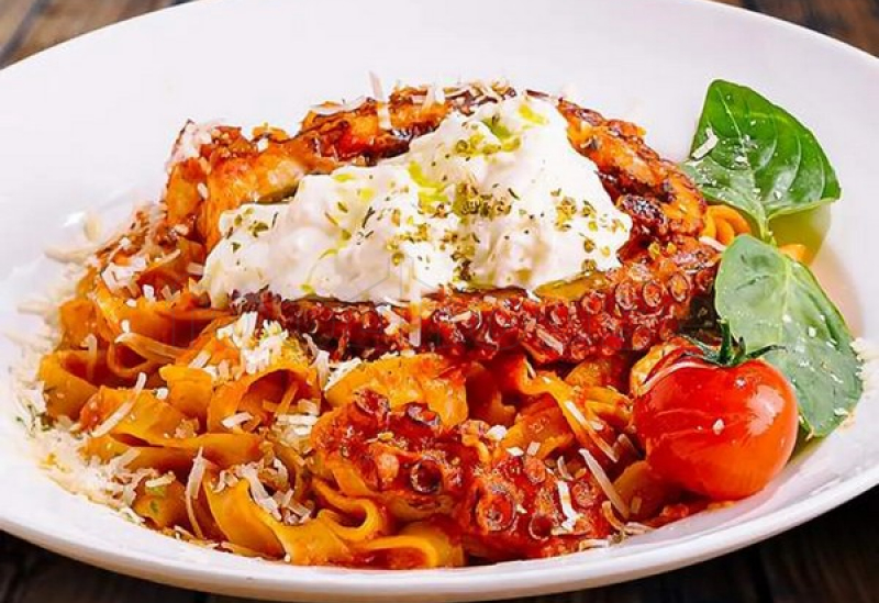 pasta_s_osminogom_i_strachatelloy.jpg