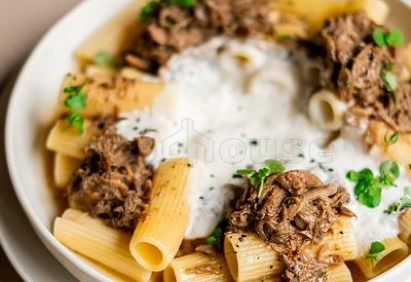 paste_cu_vitel_fiert_si_mousse_de_parmezan.jpg