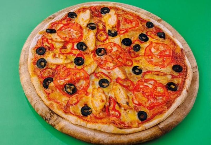 pizza_cu_sunca_si_ciuperci.jpg