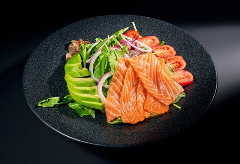 salata_cu_somon.jpg