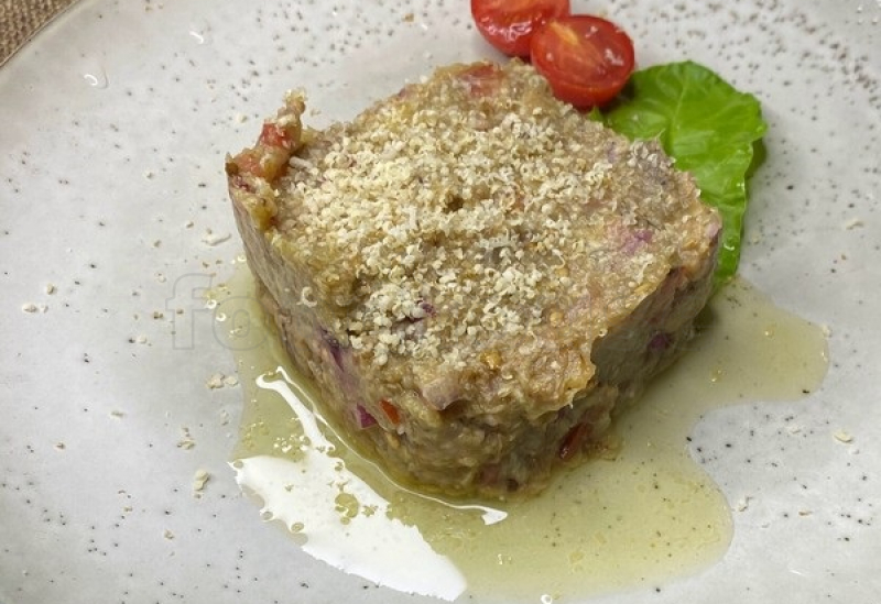 salata_din_vinete_coapte_cu_brinza_de_casa.jpg
