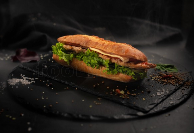 sandwich_cu_pui_si_cascaval.jpg