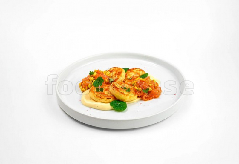 solenye_syrniki_s_tartarom_iz_lososya_i_avokado.jpg