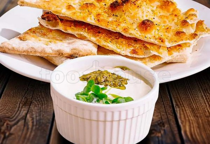 strachatella_s_sousom_pesto.jpg