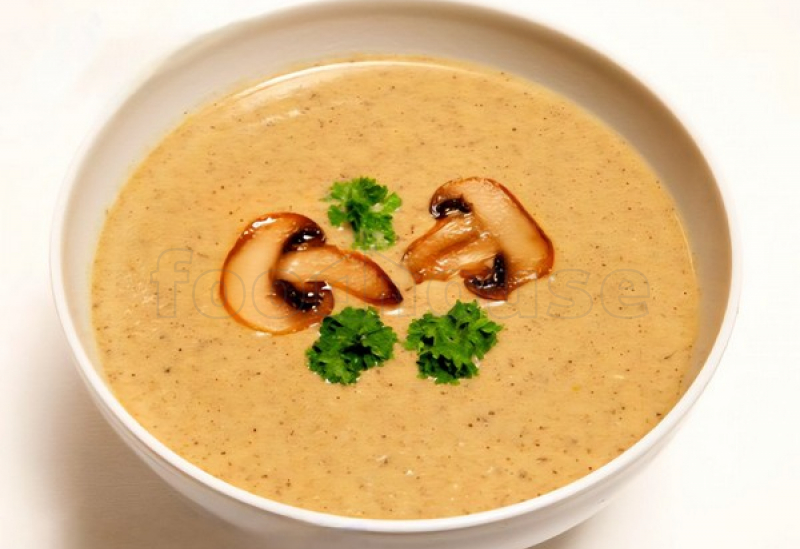 supa-crema_de_ciuperci_cu_pateuri.jpg