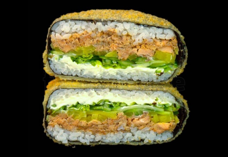 sushi_burger_cu_somon_prajit.jpg