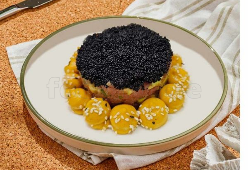 tartar_iz_tunca_s_tobiko.jpg