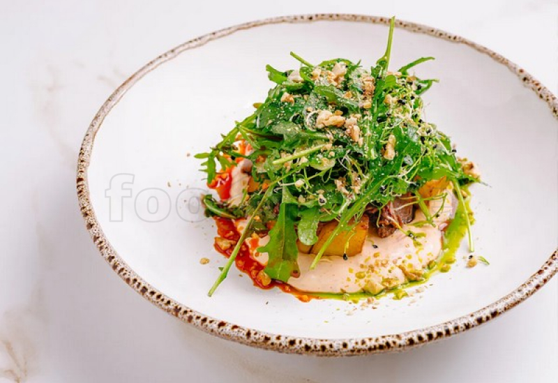 teplyy_salat_s_rostbifom.jpg