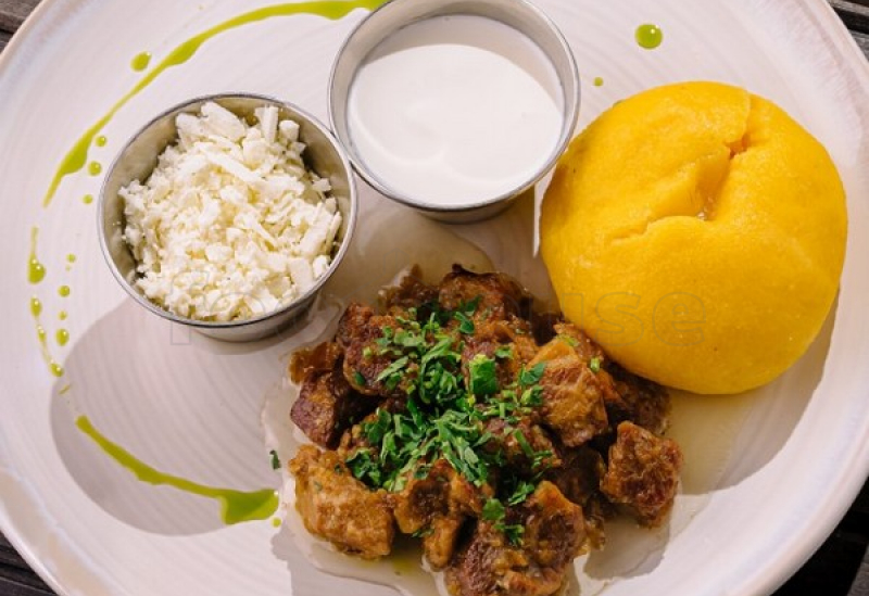 tocana_pui_pork.jpg