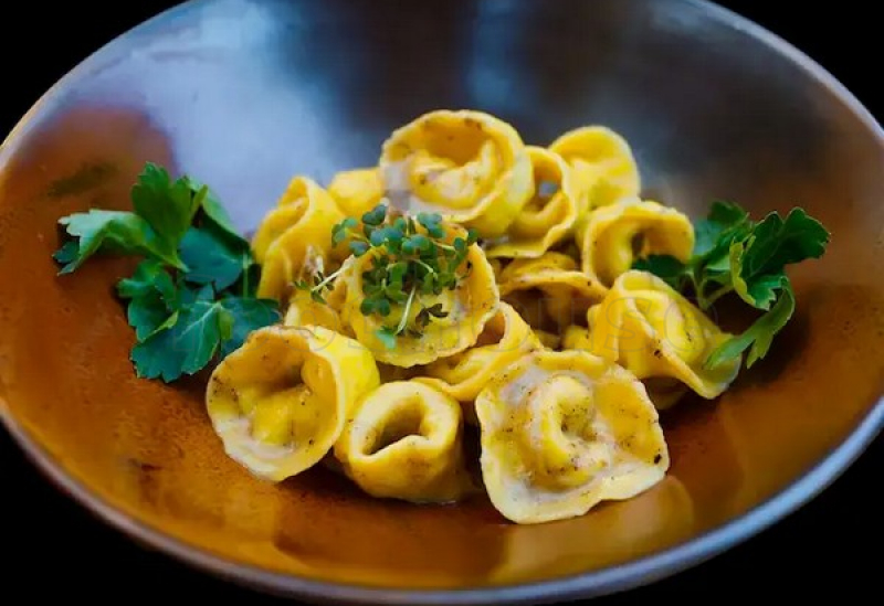 tortellini_s_kuricey_v_tryufelnom_souse.jpg