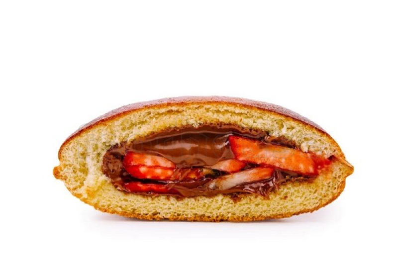 ufo_sladkiy_klubnichnyy_burger.jpg